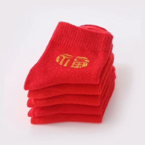 Tất vớ đỏ mẫu tết cho bé