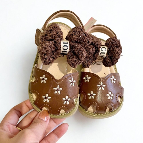 Giày sandal da tập đi thêu hoa đính nơ cho bé