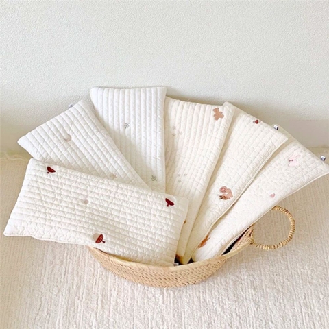 Gối cotton thoáng khí thêu họa tiết