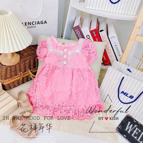 Đầm ren phối viền cổ