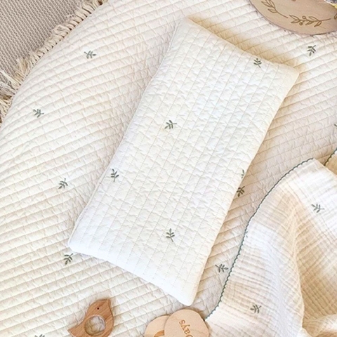 Gối cotton thoáng khí thêu họa tiết