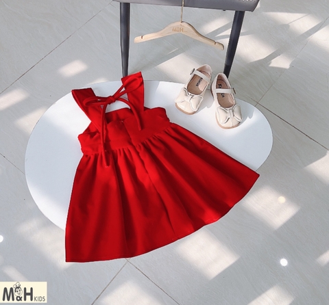 Đầm xoè đỏ hai dây bản to