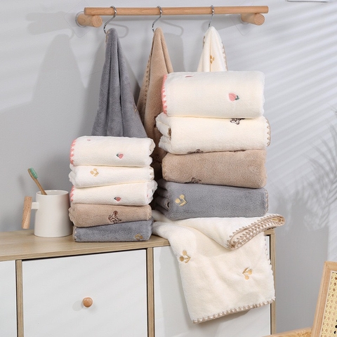 Khăn tắm lông cừu thêu gấu phong cách Hàn Quốc