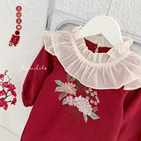 Set áo dài đỏ cổ viền bèo thêu hoa