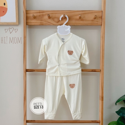 Bộ dài Hi Mom cúc lệch trắng kem in hoạ tiết ngực