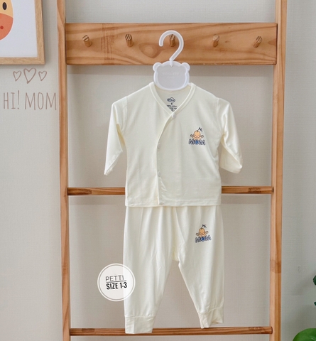 Bộ dài Hi Mom cúc lệch trắng kem in hoạ tiết ngực