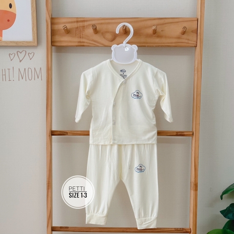 Bộ dài Hi Mom cúc lệch trắng kem in hoạ tiết ngực
