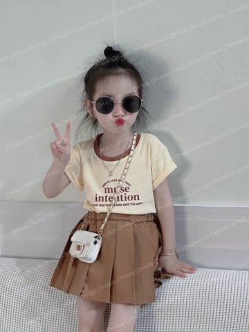 Set áo thun kèm chân váy xếp li
