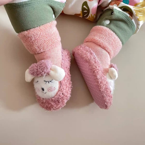 Giày tất lông cừu đáng yêu cho bé