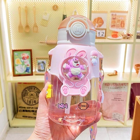 Bình nước cho bé đi học hình gấu dâu lotso cute 500ML