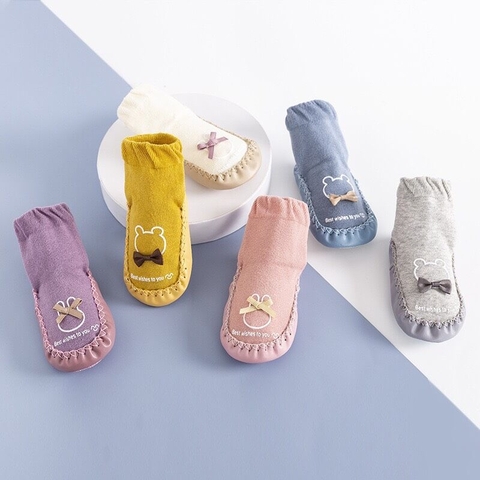 Giày bốt tập đi cao cổ in hình gấu thỏ