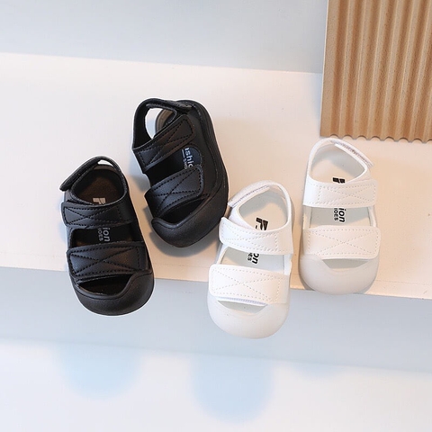 Sandal 2 màu đen trắng sành điệu cho bé