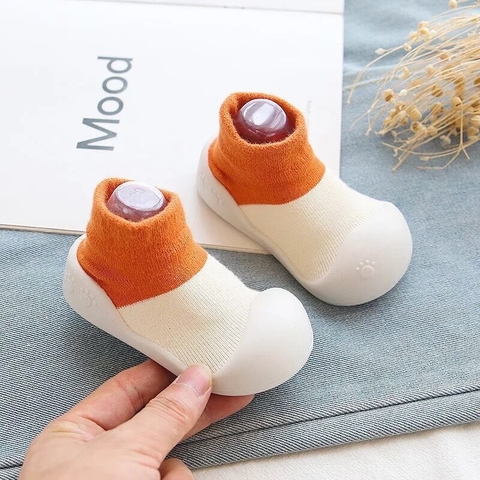 Giày bún tập đi phối màu cho bé