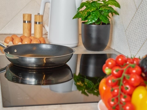 Tại sao bếp hồng ngoại tự ngắt khi đang nấu? Nguyên nhân và cách khắc phục