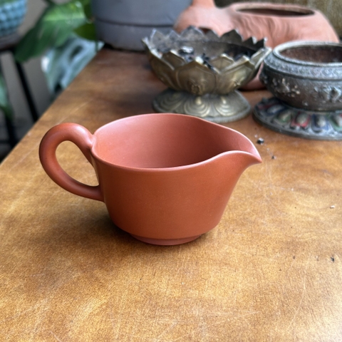 Tống rót trà có quai đất đỏ - gốm Mumyoi.