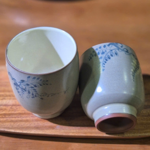 Ly uống trà họa tiết hoa Tử Đằng - 1 cặp ly phu thê - Gốm Sado