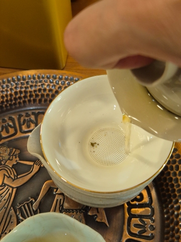 Lọc trà bằng sứ