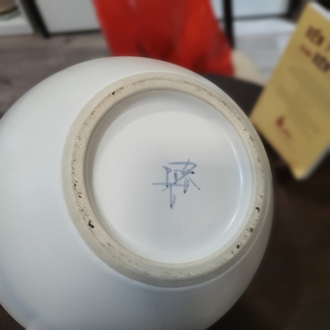 Bình hoa vẽ hoa Trà - gốm Kutani-yaki có triện