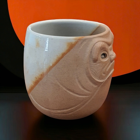 Ly/ cốc trà Daruma, Akita (gốm Nhật), có triện