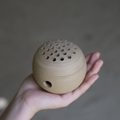 Lư Gốm Đốt Nụ Nhang Phước Tích – Incense Cone Holder - Bèo Tấm