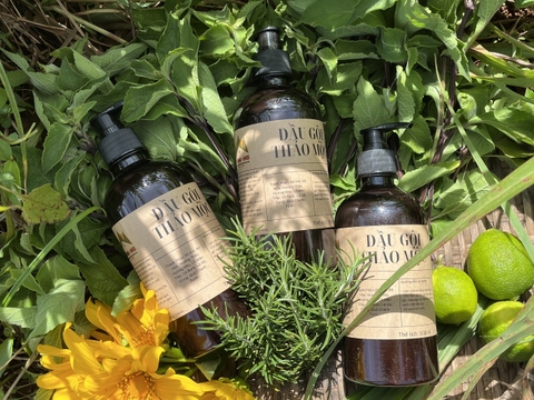 Dầu gội thảo mộc Tùng Hạ Farm (Herbal shampoo - Tung Ha Farm)