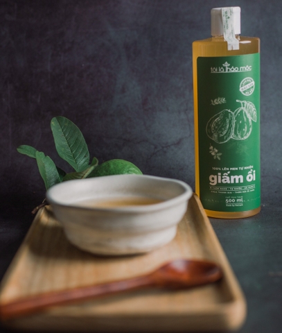 Giấm Ổi Lên Men Tự Nhiên (500ml) - Tôi Là Thảo Mộc