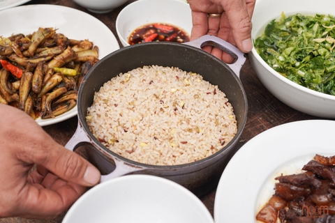 Gạo Dinh Dưỡng Thô Thơm Rằng Thơm 1kg - Noom Farm (vườn sinh thái - gạo lứt đen, gạo lứt huyết rồng, gạo lúa chiêm xát dối)