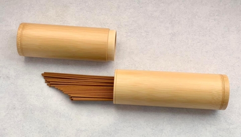 Ống tre đựng nhang hút ẩm