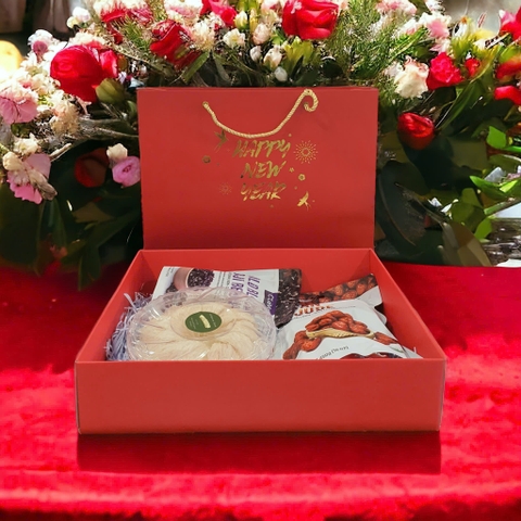 Hộp quà combo Yến sào tặng kỷ tử hoang dã và Táo đỏ hữu cơ