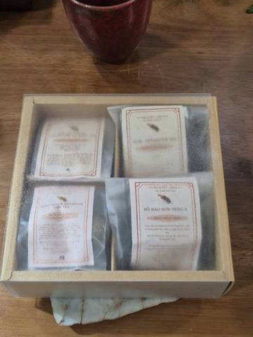 Set BST Trà Quà Tặng - Shan Tuyết Cổ Thụ Việt Nam (Vietnam Acient Snow Shan Tea giftset) - 4 loại trà