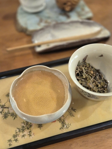 THANH LÀI SHAN TRÀ - SHAN TUYẾT TRÀ CỔ THỤ ƯỚP HOA LÀI