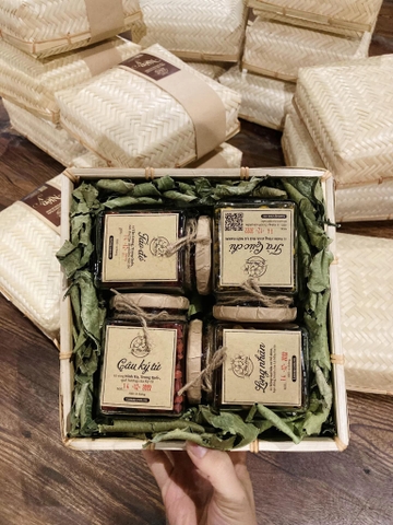 Set trà Niên Ý - hộp tre đan - Lá Mây Farm
