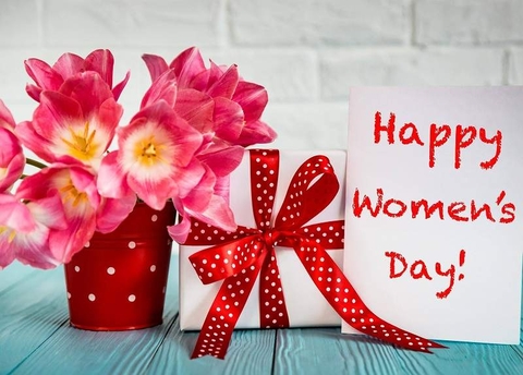 08/03 Tặng gì cho người thân thiết thực và ý nghĩa nhất