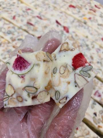 Thành phần nguyên liệu bánh bông tuyết healthy. Sự khác biệt giữa Bánh bông tuyết healthy và Kẹo Nougat healthy