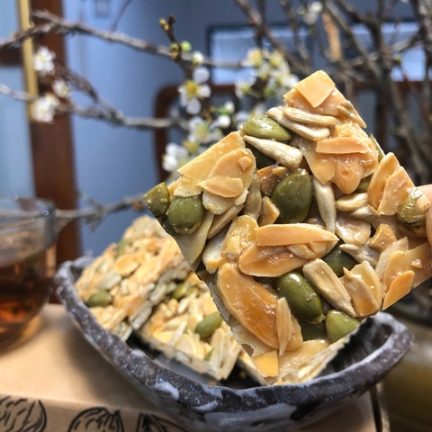 Bánh Ngói Ngũ Hạt: Ăn Vặt Giòn Tan Cho Mọi Chế Độ Ăn Kiêng (Keto, Tiểu Đường, Ăn Chay)