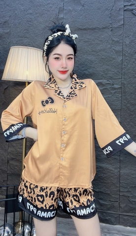 Đùi tay lững lụa latin