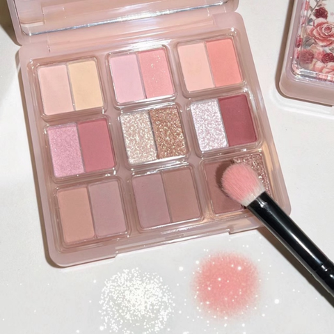 Bảng Phấn Mắt HOLD LIVE Rose Bunny 18 ô Thỏ Hoa Nhũ Lì #H04