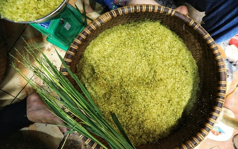 Cốm mùa thu: Hương vị của lúa non và ký ức Hà Nội