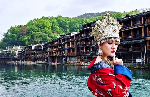 MUA QUÀ GÌ KHI ĐẾN PHƯỢNG HOÀNG CỔ TRẤN