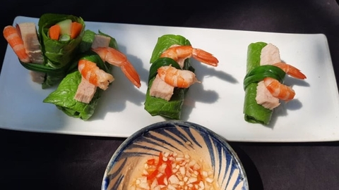 Món ngon: Cải xanh cuốn tôm thịt