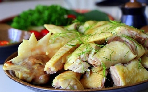 Công thức làm thịt gà hấp lá chanh bất bại