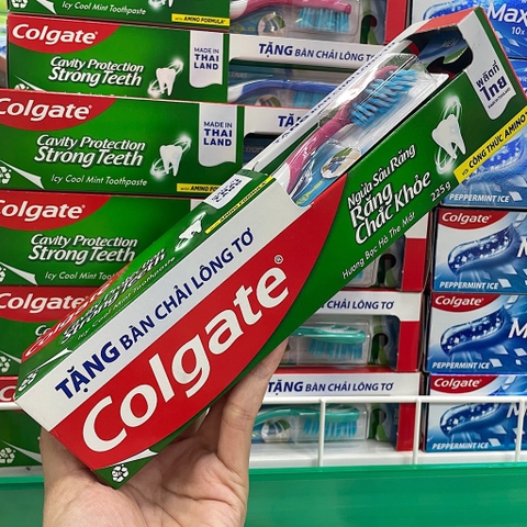 [Tặng 4 bàn chải đánh răng] Bộ 4 Kem đánh răng Colgate Ngừa sâu răng Chắc khoẻ 225g (Hương bạc hà the mát)