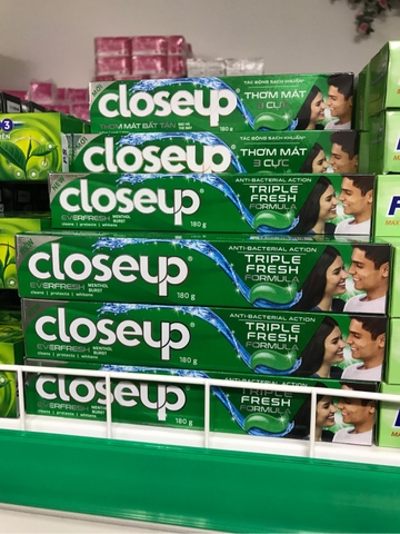 Kem đánh răng CloseUp  Bạc hà 180g