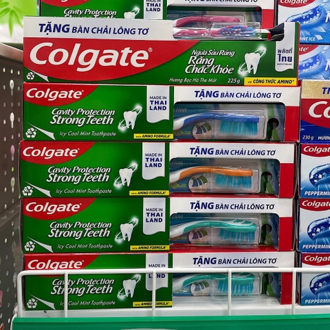 [Tặng 4 bàn chải đánh răng] Bộ 4 Kem đánh răng Colgate Ngừa sâu răng Chắc khoẻ 225g (Hương bạc hà the mát)
