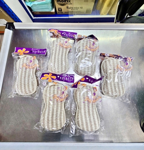 Bông tắm Nufresh hình số 8 bằng nhựa 17g