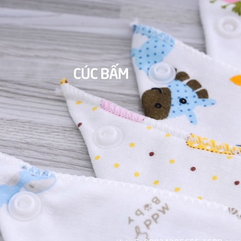 Khăn yếm tam giác cúc bấm