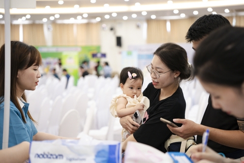 Vì sao trẻ khó vào giấc ngủ đêm? Nguyên nhân và giải pháp