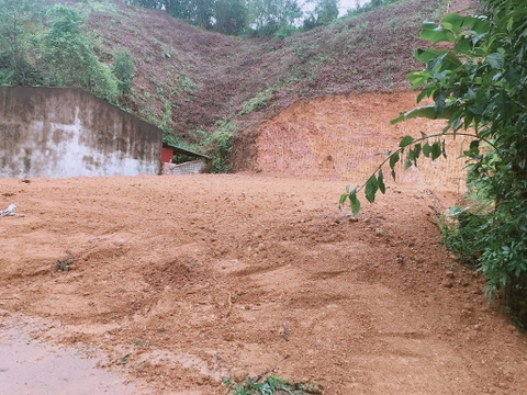 Bán đất sau khu khách sạn Hào Gia ( khu trung tâm km 5 )