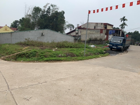 Bán mảnh đất view hồ 2 mặt tiền đường Vực Giang, phường Nam Cường, thành phố Yên Bái