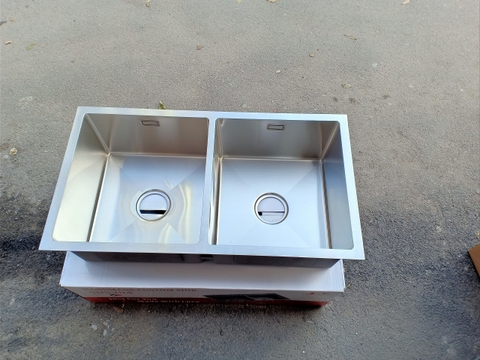 Chậu rửa bát đặt âm bàn hộc cân loại 2 tràn cao cấp CHINOX CR69